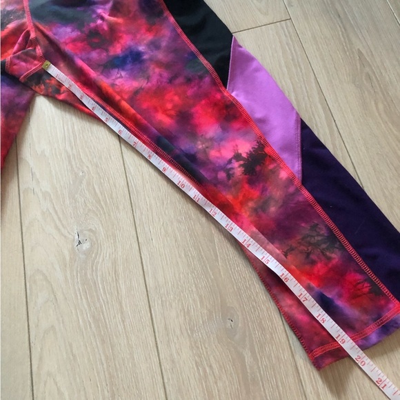 Champion Duodry Galaxy Print Capri Leggings - Picture 8 of 8